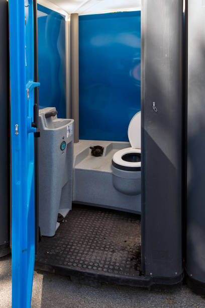 Portable Toilet Options We Offer in East Dundee, IL